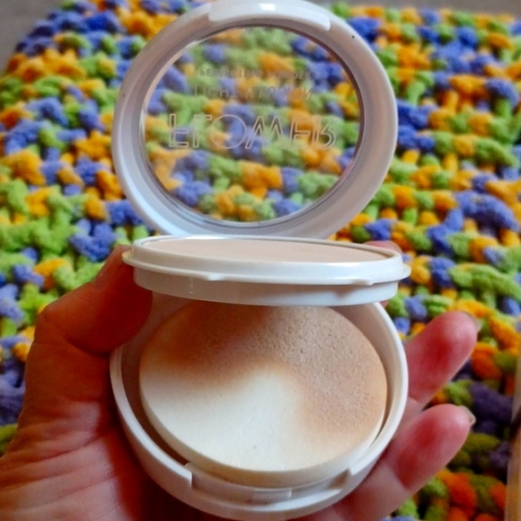 Flower Beauty 🌺 2 Piece Lot. EUC. Light Color. Used once. - Picture 4 of 8